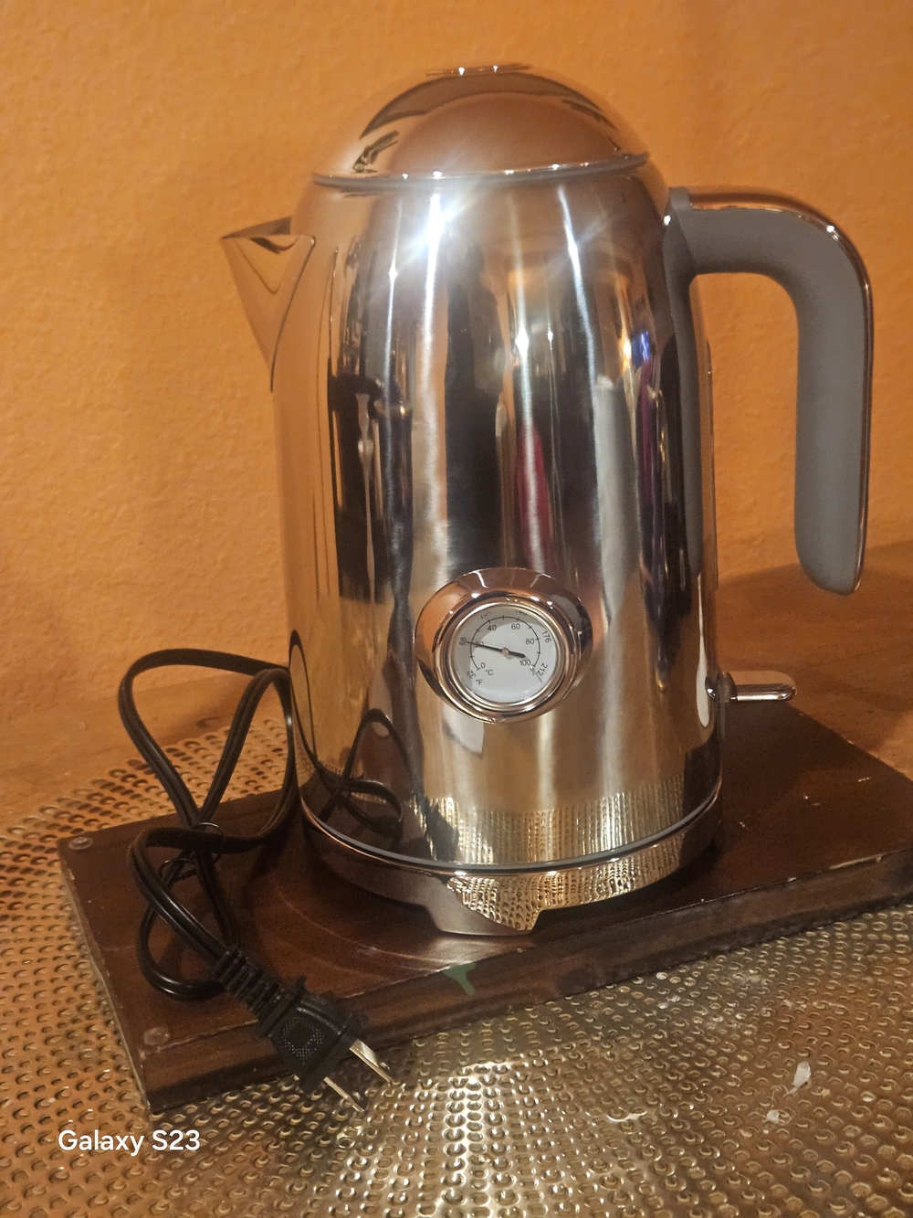 Stainless Steel Electric Kettle with Temperature Gauge - Chrome/Gray Handle - Picture 3 of 7
